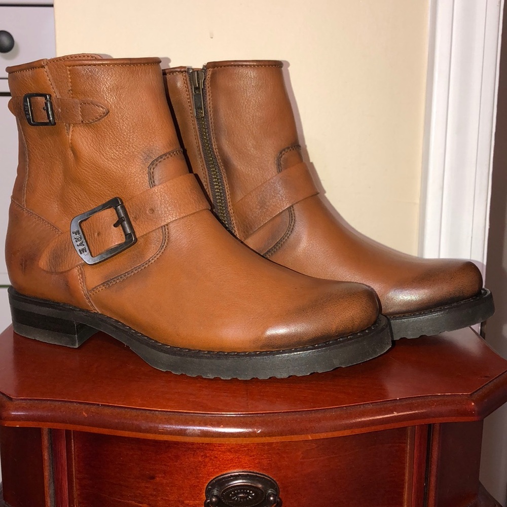 FRYE Veronica 6” Whiskey -NWT-Size 7